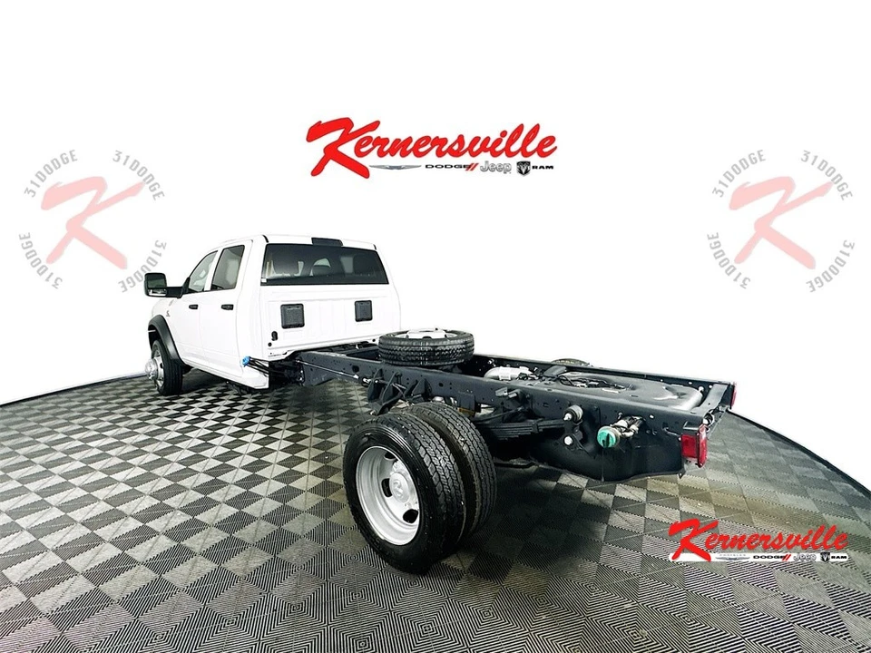 2025 Ram 4500 & 5500 - Image 5 of 12