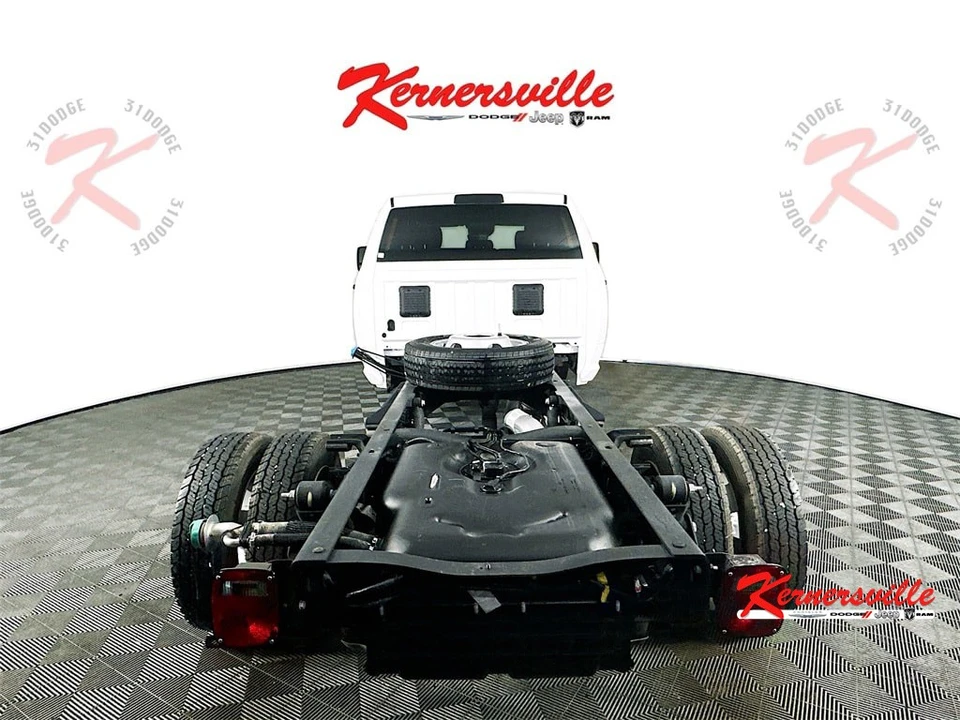 2025 Ram 4500 & 5500 - Image 6 of 12