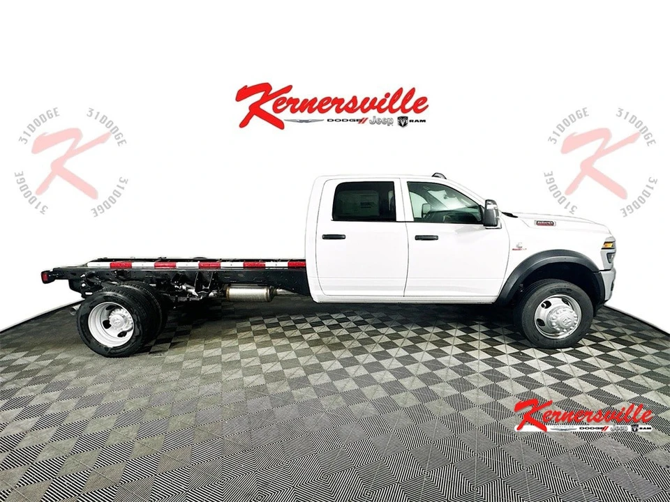 2025 Ram 4500 & 5500 - Image 8 of 12