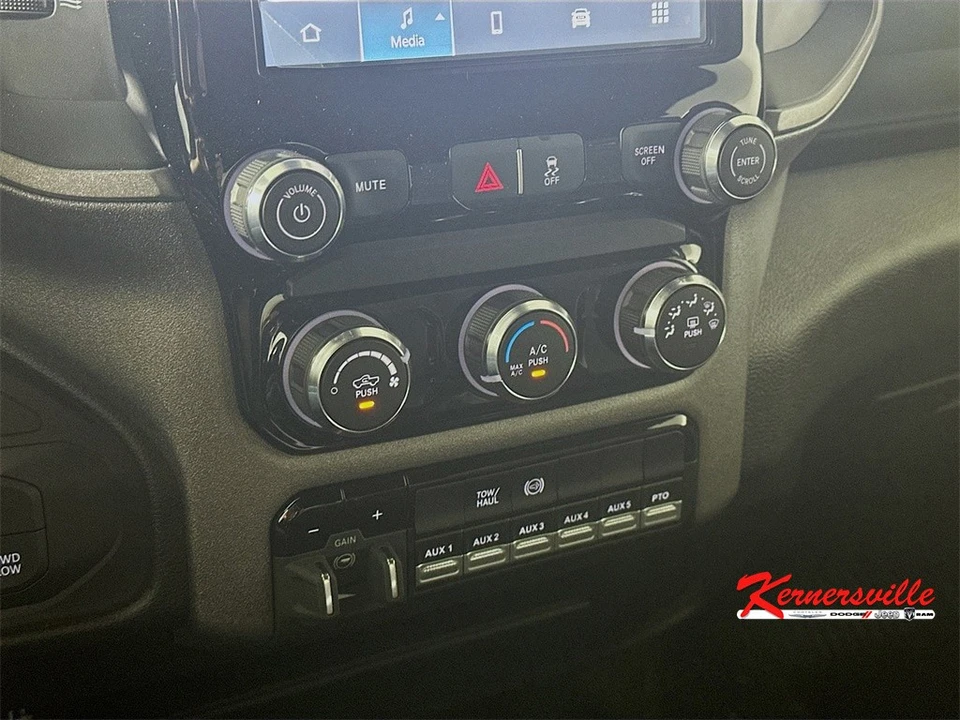 2025 Ram 4500 & 5500 - Image 15 of 20