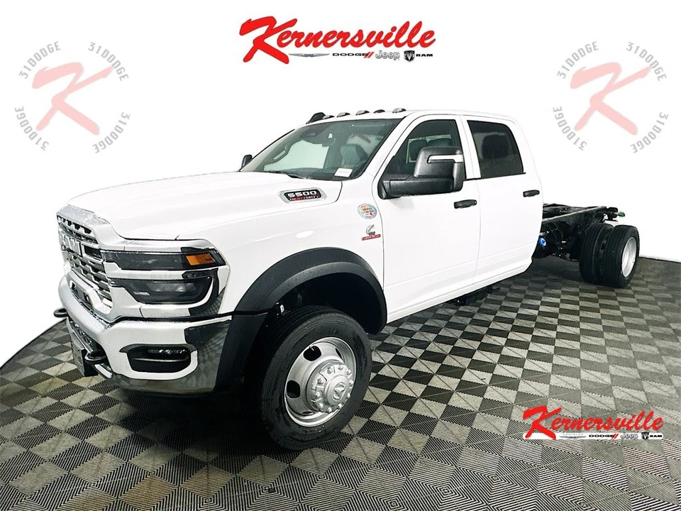 2025 Ram 4500 & 5500 - Image 3 of 12
