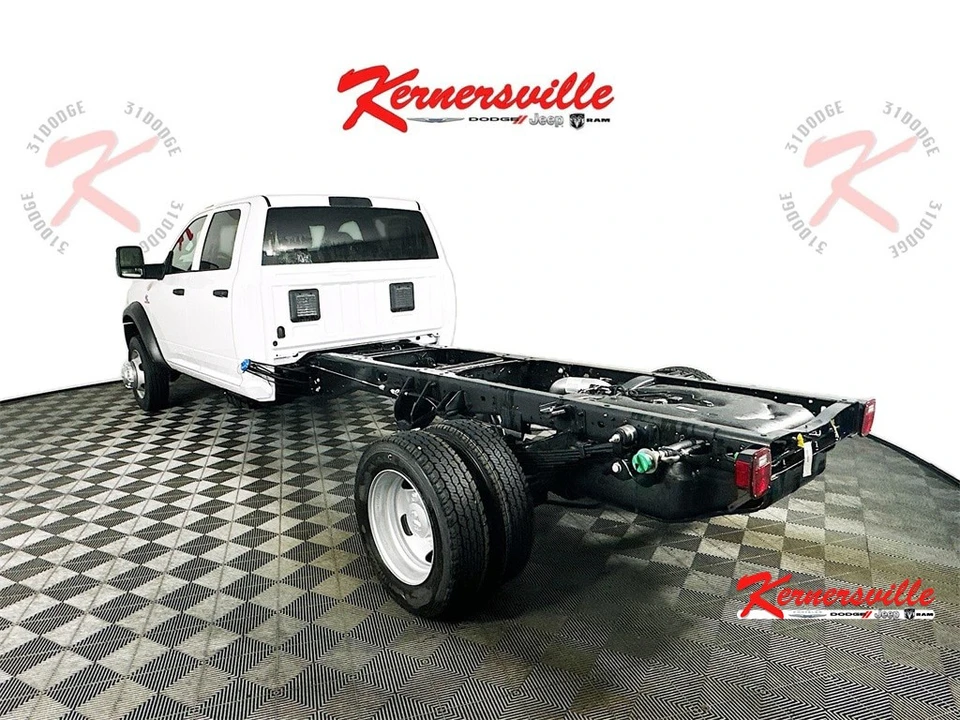 2025 Ram 4500 & 5500 - Image 5 of 12
