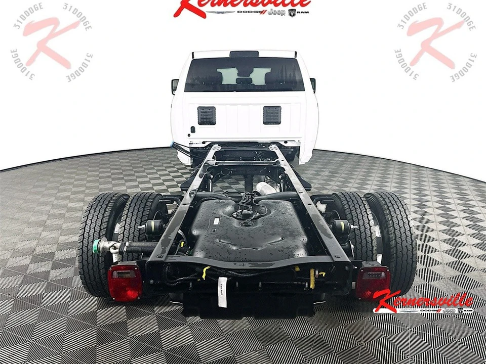 2025 Ram 4500 & 5500 - Image 6 of 12