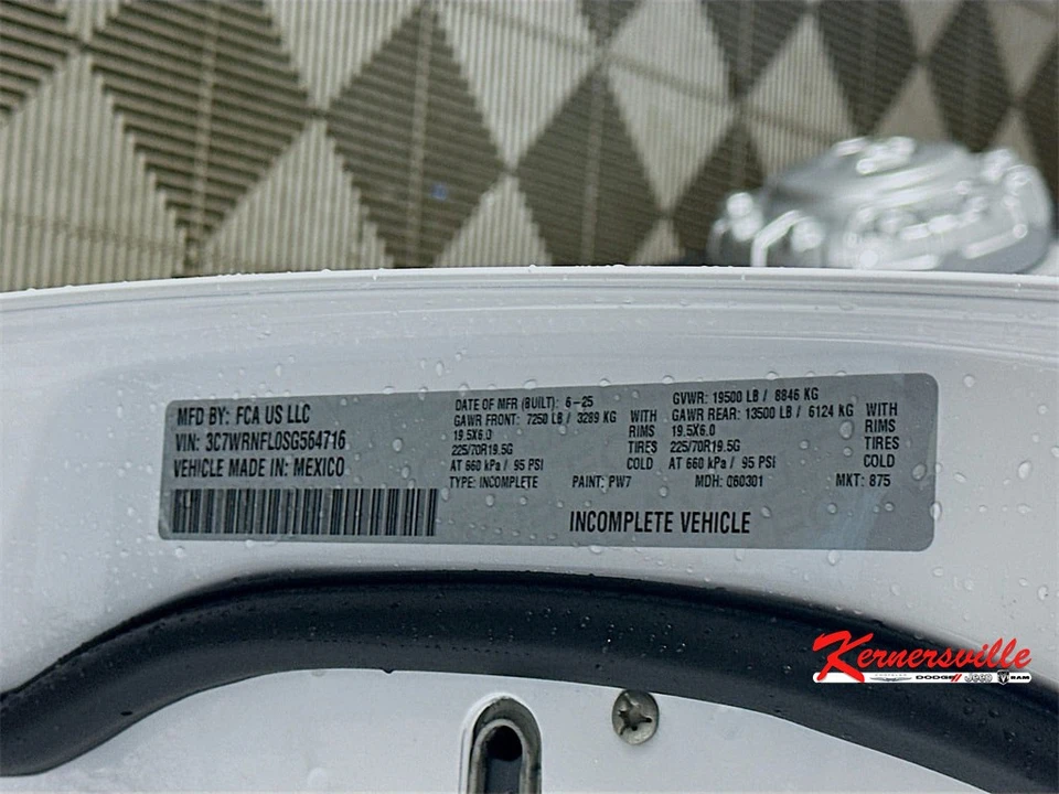 2025 Ram 4500 & 5500 - Image 18 of 20