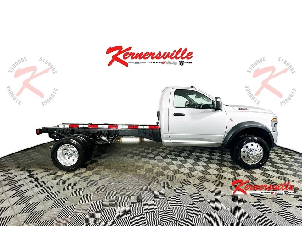 2025 Ram 4500 & 5500 - Image 8 of 19