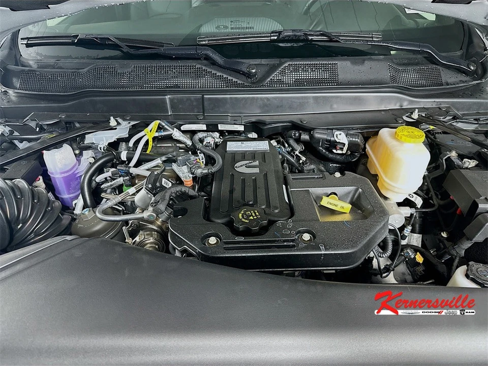 2025 Ram 4500 & 5500 - Image 17 of 20
