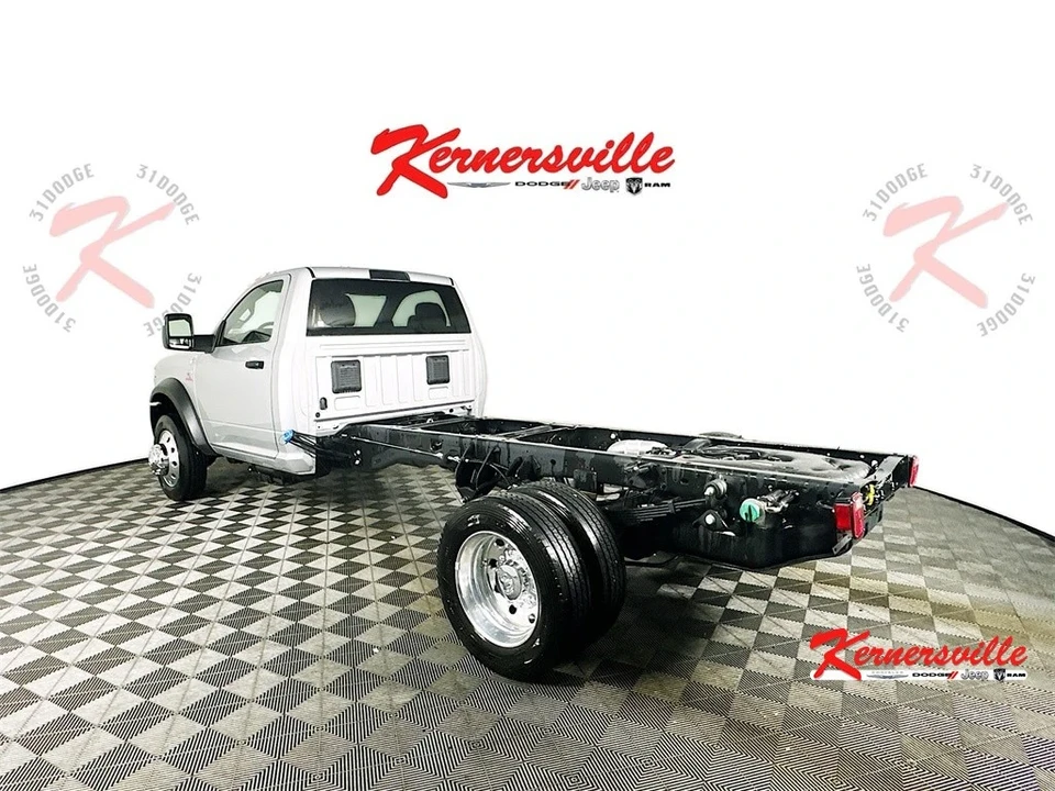 2025 Ram 4500 & 5500 - Image 5 of 19