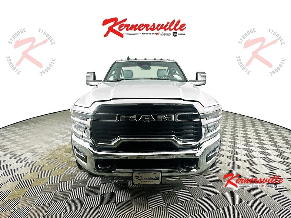 2025 Ram 4500 & 5500 - Image 2 of 19