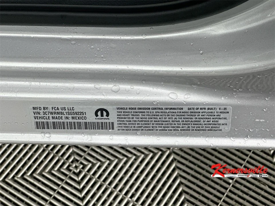 2025 Ram 4500 & 5500 - Image 17 of 19