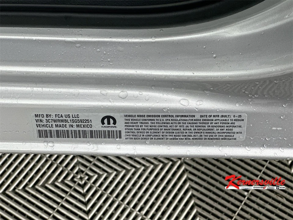 2025 Ram 4500 & 5500 - Image 18 of 20