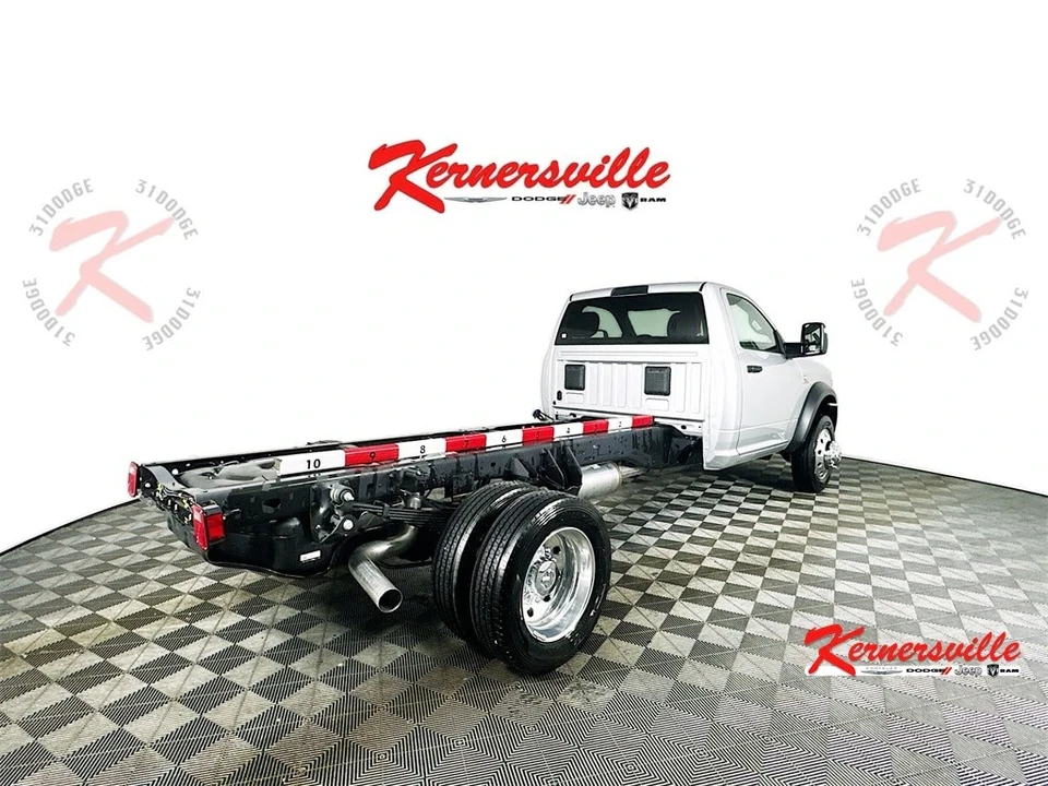 2025 Ram 4500 & 5500 - Image 7 of 19
