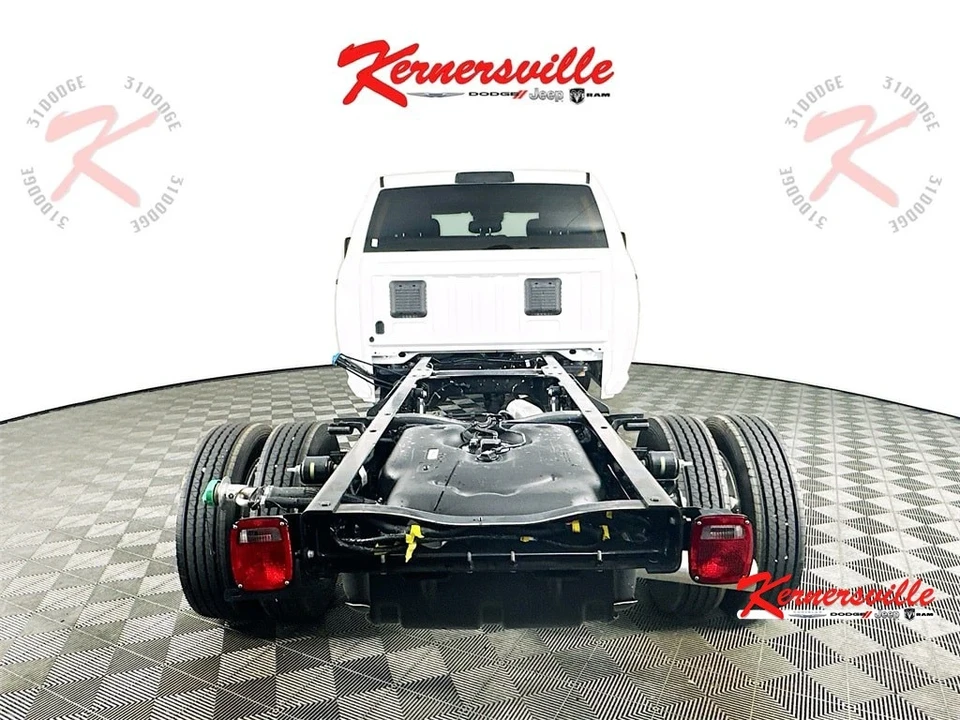 2025 Ram 4500 & 5500 - Image 6 of 20
