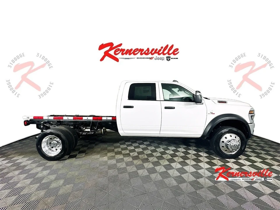 2025 Ram 4500 & 5500 - Image 8 of 20
