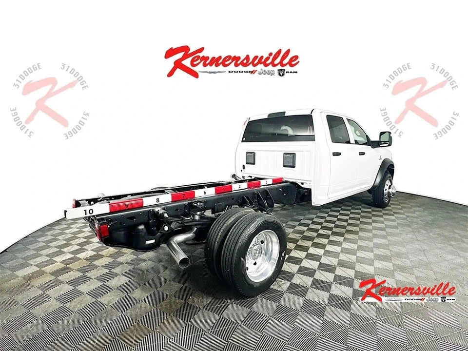 2025 Ram 4500 & 5500 - Image 7 of 20