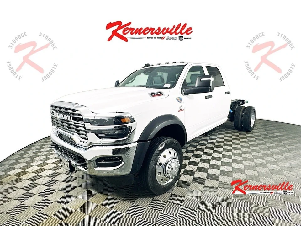 2025 Ram 4500 & 5500 - Image 3 of 20