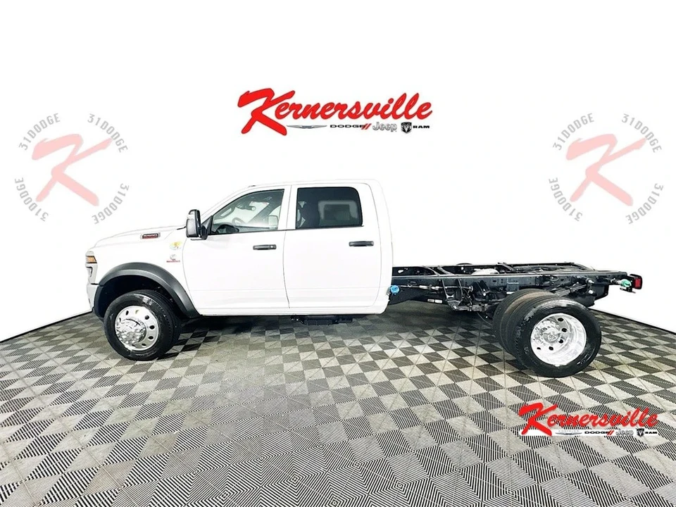 2025 Ram 4500 & 5500 - Image 4 of 20