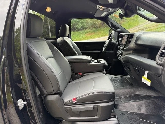 2025 Ram 4500 & 5500 - Image 14 of 21