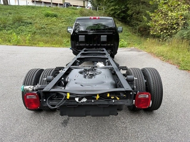 2025 Ram 4500 & 5500 - Image 8 of 21