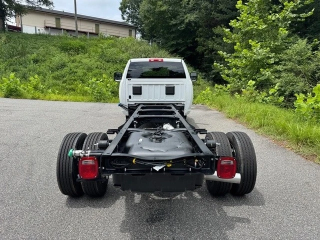 2025 Ram 4500 & 5500 - Image 8 of 21