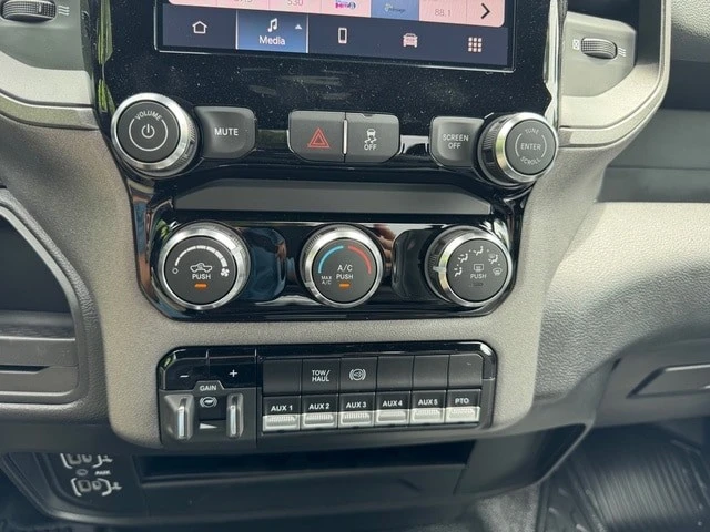 2025 Ram 4500 & 5500 - Image 19 of 21