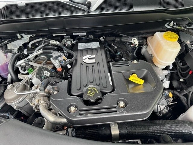 2025 Ram 4500 & 5500 - Image 10 of 21