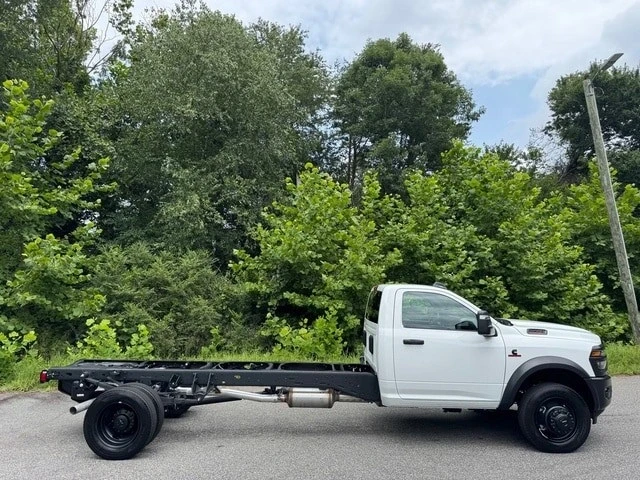2025 Ram 4500 & 5500 - Image 6 of 21
