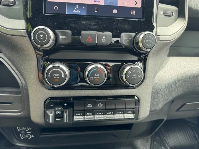 2025 Ram 4500 & 5500 - Image 19 of 21