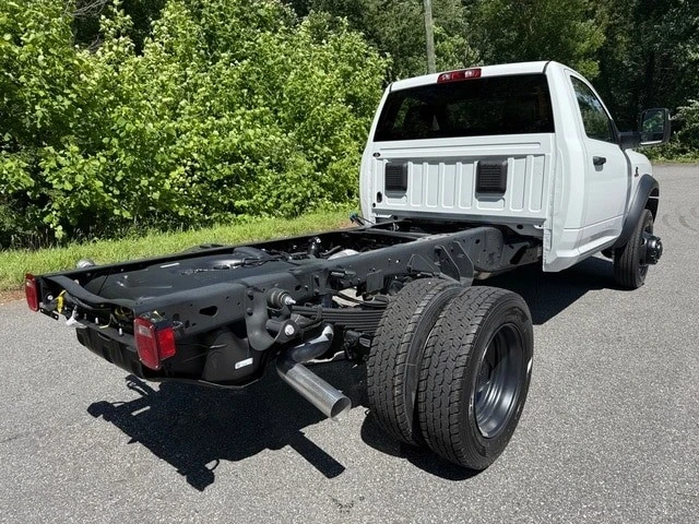 2025 Ram 4500 & 5500 - Image 7 of 21