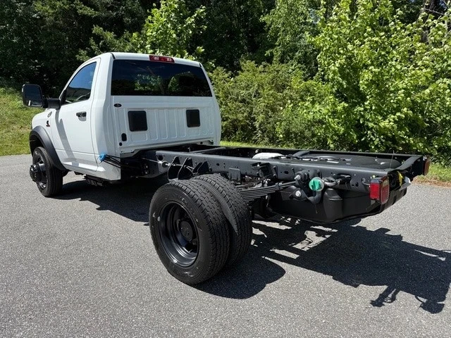 2025 Ram 4500 & 5500 - Image 9 of 21