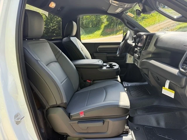 2025 Ram 4500 & 5500 - Image 13 of 21