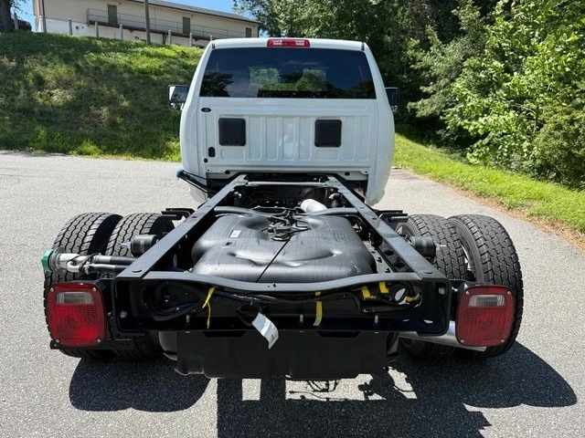 2025 Ram 4500 & 5500 - Image 8 of 21