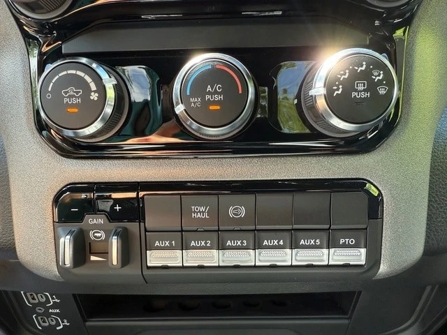 2025 Ram 4500 & 5500 - Image 17 of 21