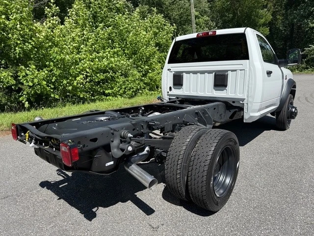 2025 Ram 4500 & 5500 - Image 7 of 21