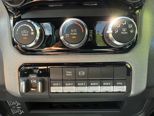 2025 Ram 4500 & 5500 - Image 17 of 21