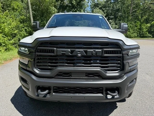 2025 Ram 4500 & 5500 - Image 4 of 21