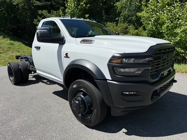 2025 Ram 4500 & 5500 - Image 5 of 21