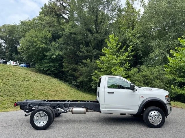 2025 Ram 4500 & 5500 - Image 6 of 21