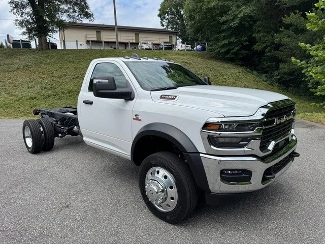 2025 Ram 4500 & 5500 - Image 5 of 21