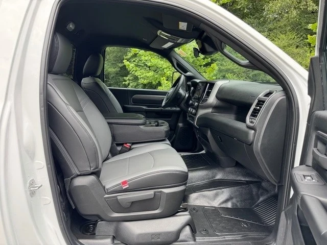 2025 Ram 4500 & 5500 - Image 14 of 21