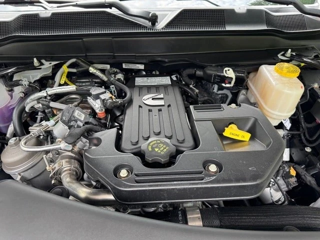 2025 Ram 4500 & 5500 - Image 10 of 21