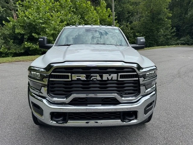 2025 Ram 4500 & 5500 - Image 4 of 21