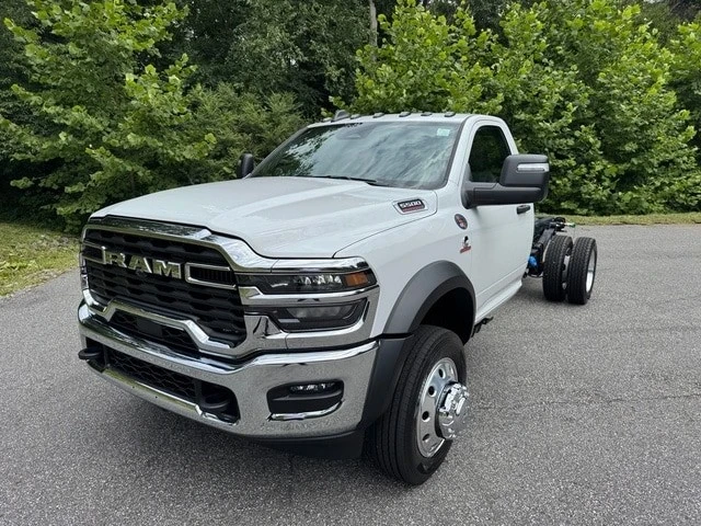 2025 Ram 4500 & 5500 - Image 3 of 21