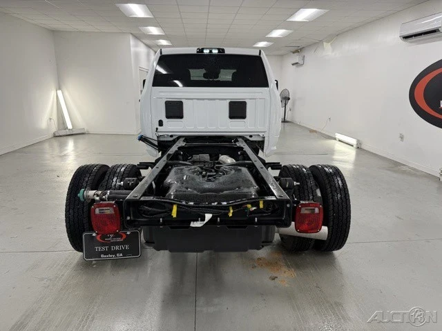 2025 Ram 4500 & 5500 - Image 8 of 12