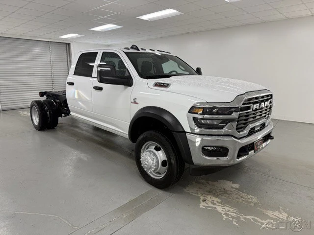 2025 Ram 4500 & 5500 - Image 3 of 12