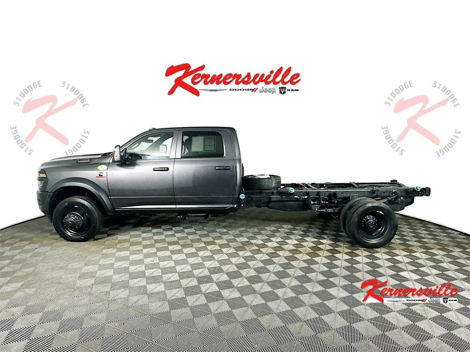 2025 Ram 4500 & 5500 - Image 4 of 21