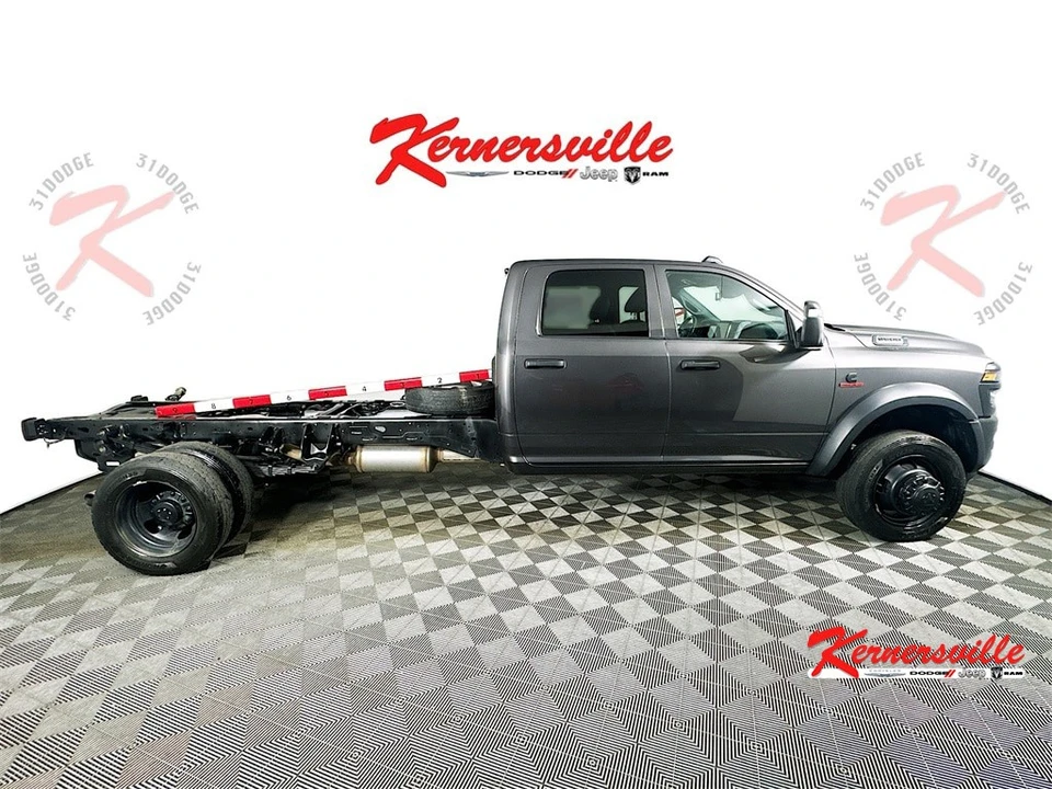 2025 Ram 4500 & 5500 - Image 8 of 12