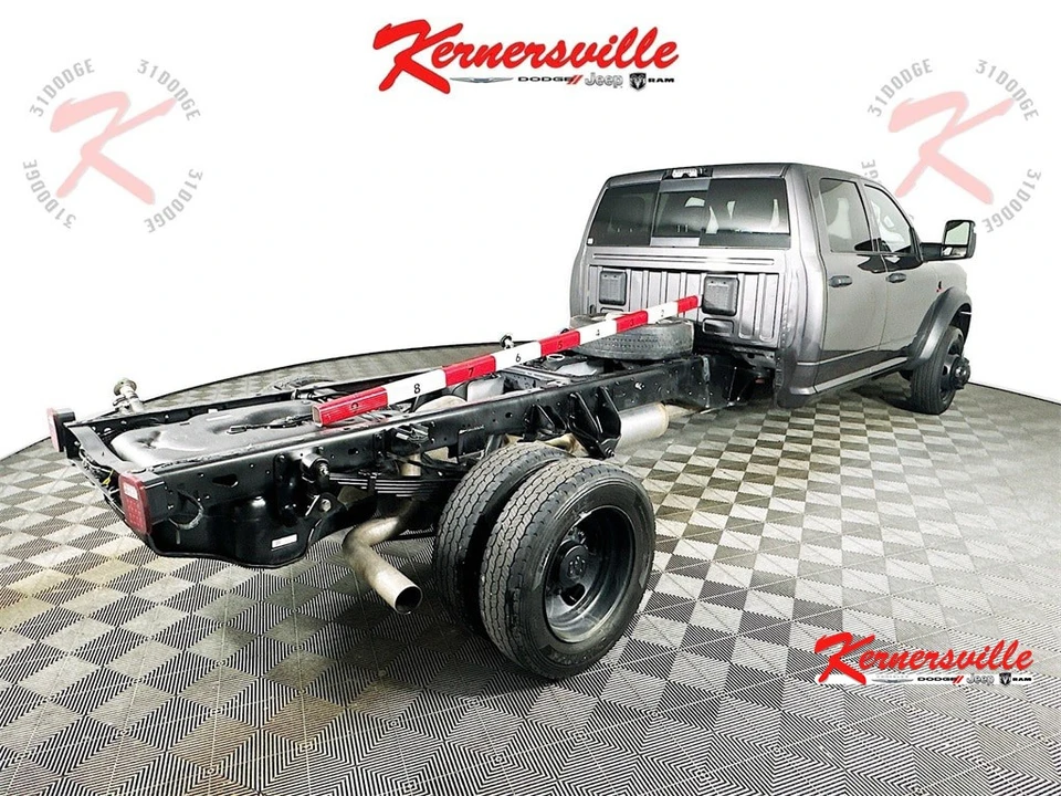 2025 Ram 4500 & 5500 - Image 7 of 12