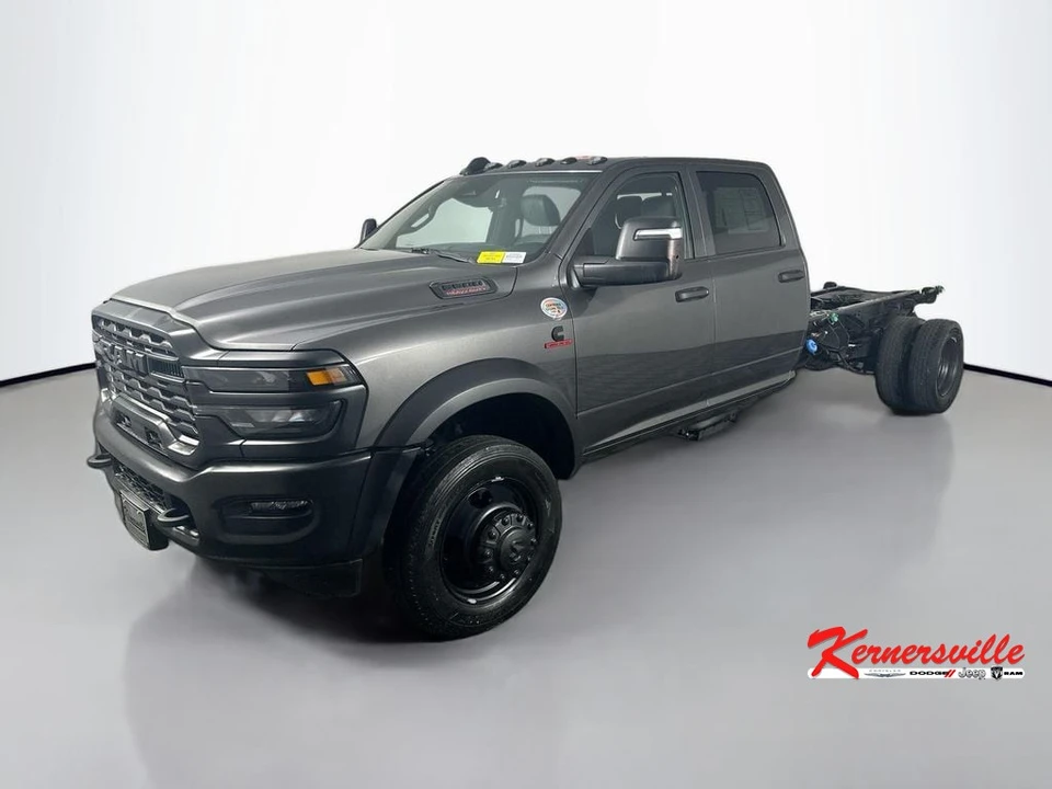 2025 Ram 4500 & 5500 - Image 3 of 21