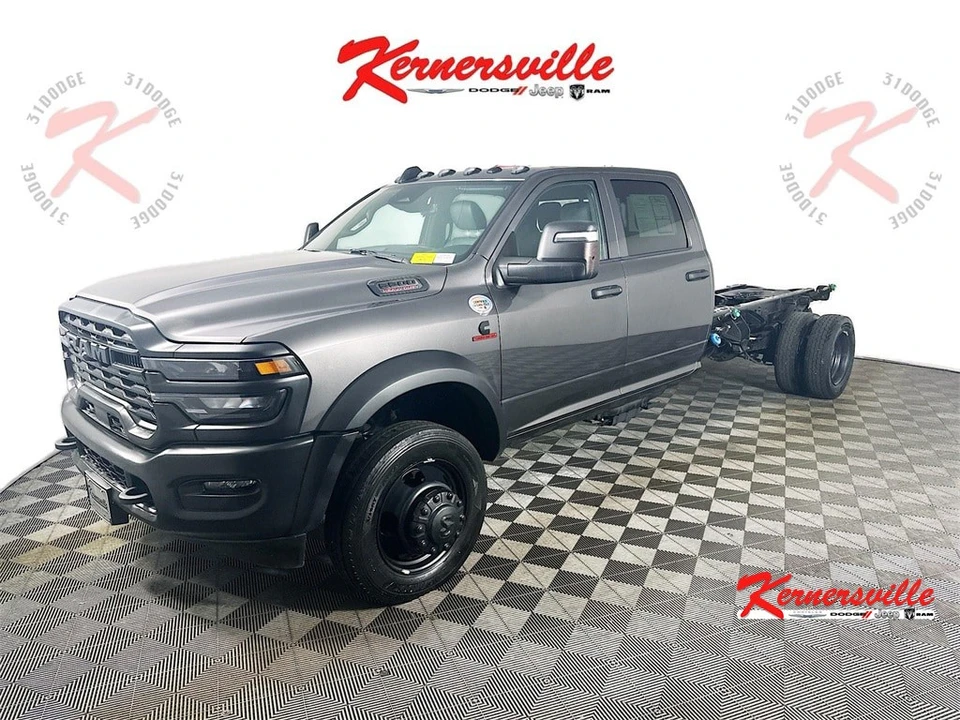 2025 Ram 4500 & 5500 - Image 3 of 12