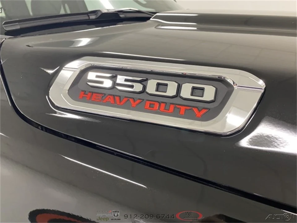 2025 Ram 4500 & 5500 - Image 5 of 12